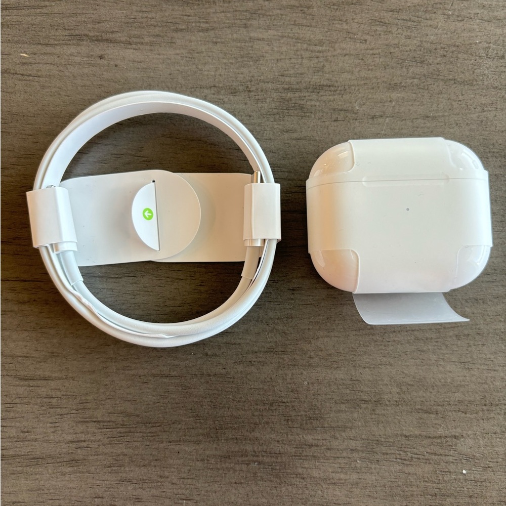 Apple AirPods 3 generation with charging case.(white)